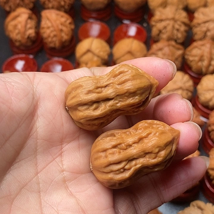 文玩核桃吊坠花生