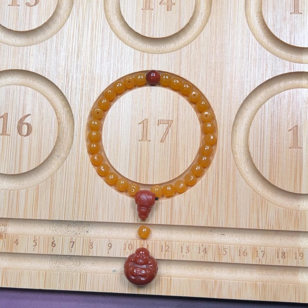 9***4石英质玉（缅黄）未镶嵌手玩件