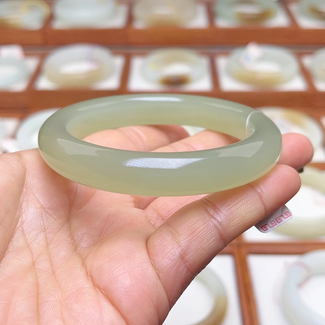 和田玉手镯未镶嵌58