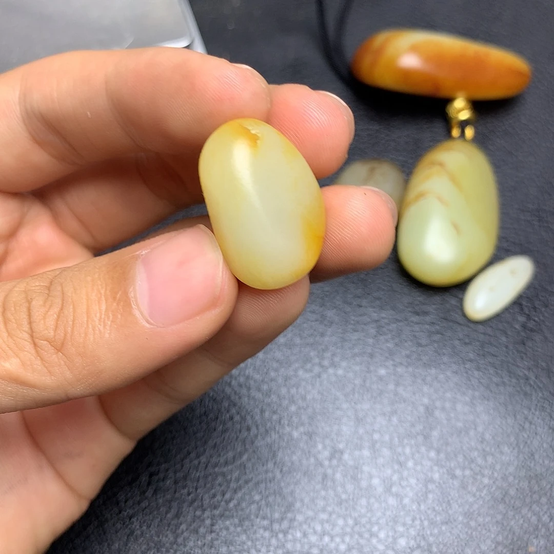 未镶嵌和田玉（糖玉）挂件
