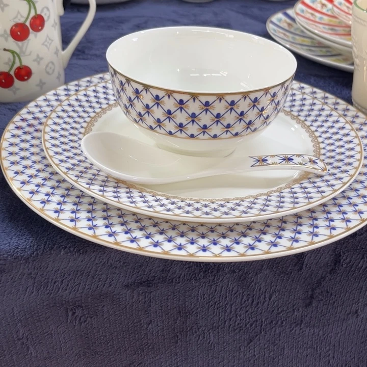 瓷片书斋的主人也是一个