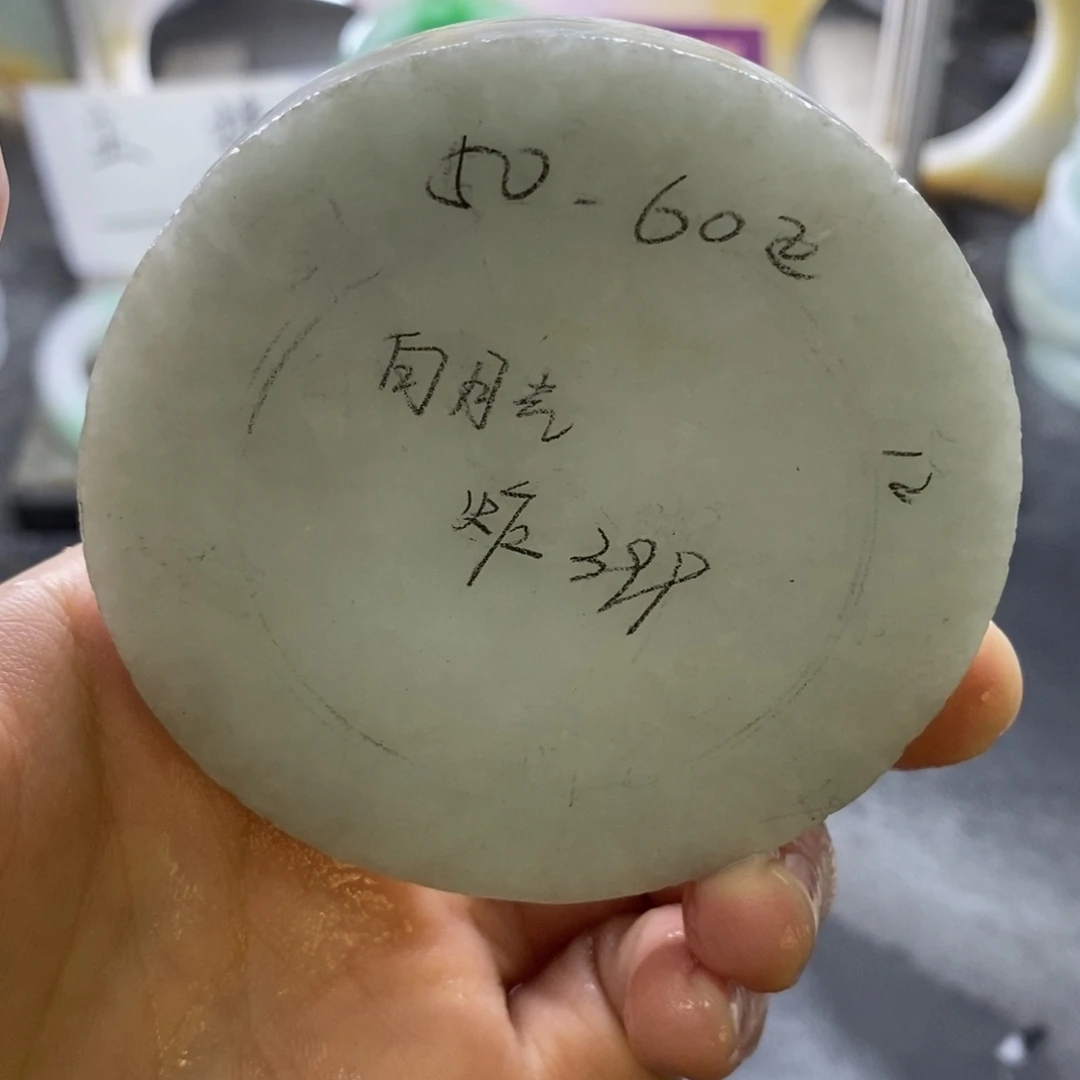 定制翡翠未镶嵌翡翠手镯