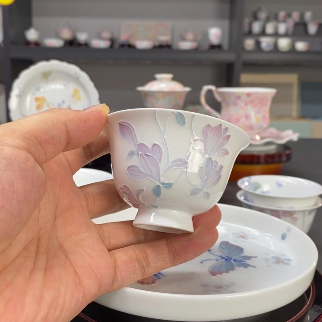 玉兰花釉下品茗杯