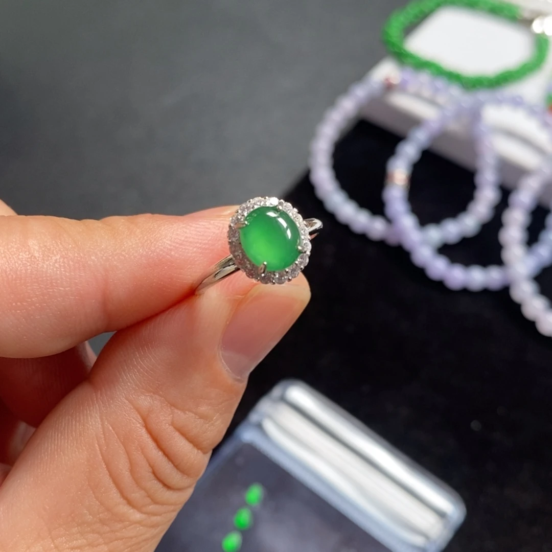 繁***星翡翠银S925镶嵌戒指冰阳绿蛋面戒指