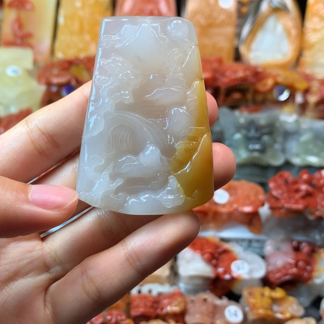 石英质玉（黄龙玉）未镶嵌挂件