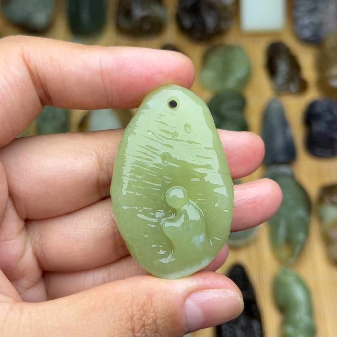 和田玉未镶嵌颈饰