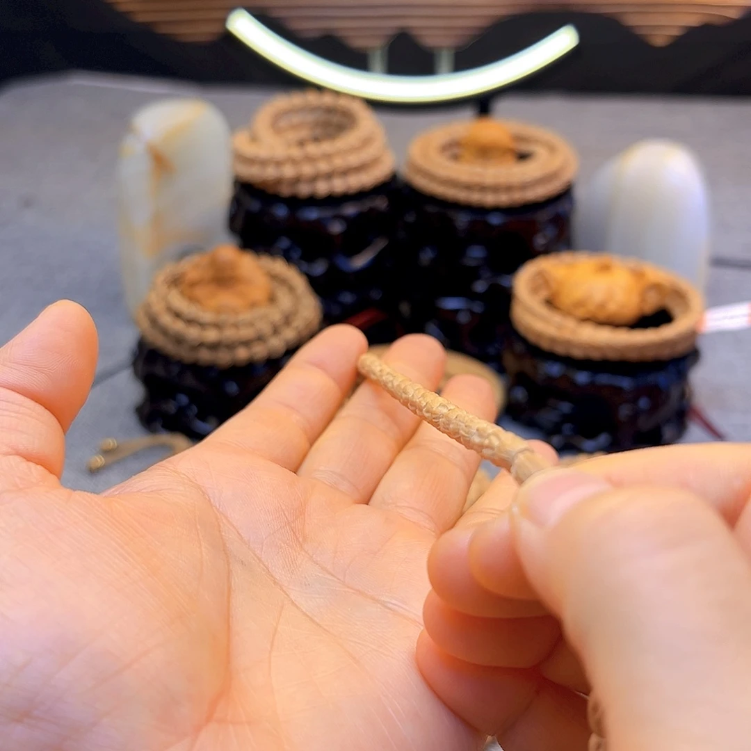 佳***哥柏香籽/百香籽吊坠