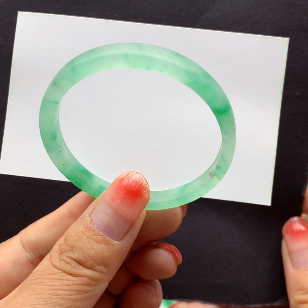 社***姐石英质玉未镶嵌手镯