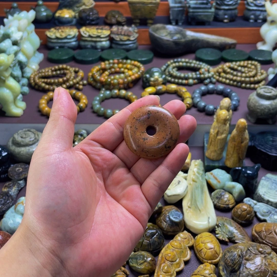 【闪购商品】未镶嵌岫岩河磨玉（透闪石质玉）挂件