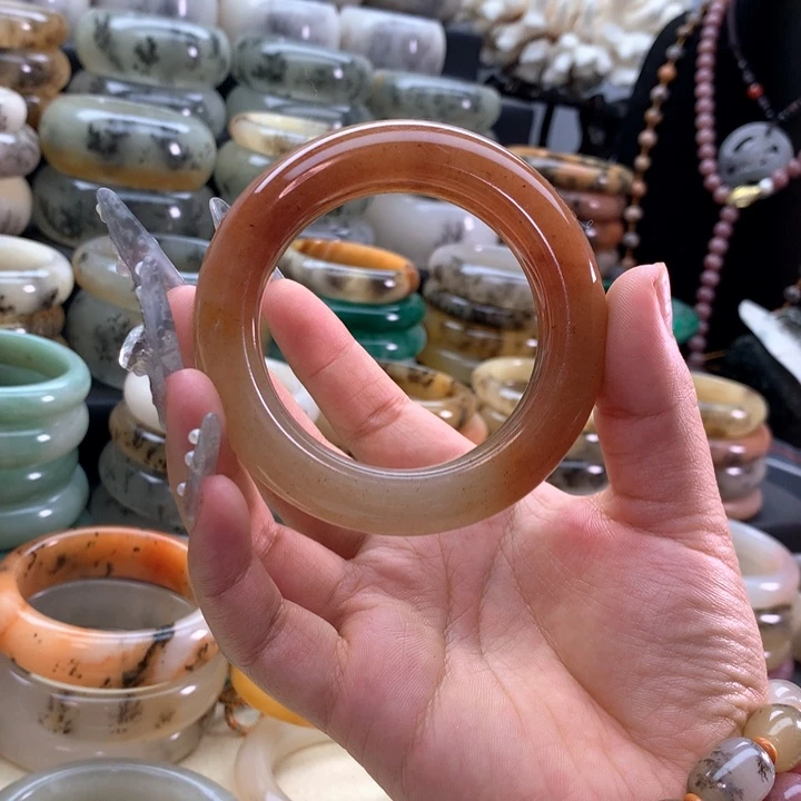 未镶嵌手镯石英质玉