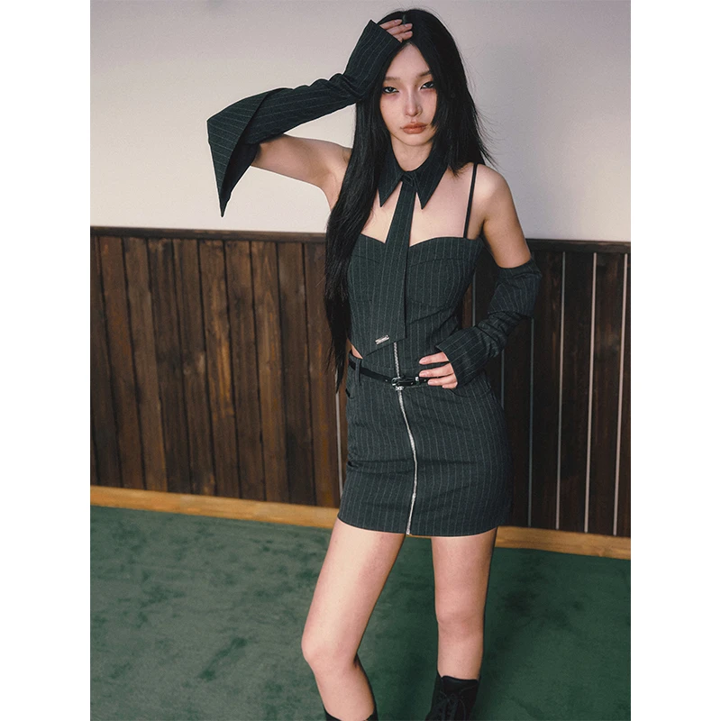 IAMC PLUS 重组空间 原创设计小众高级感结构连衣裙小心机裙子女