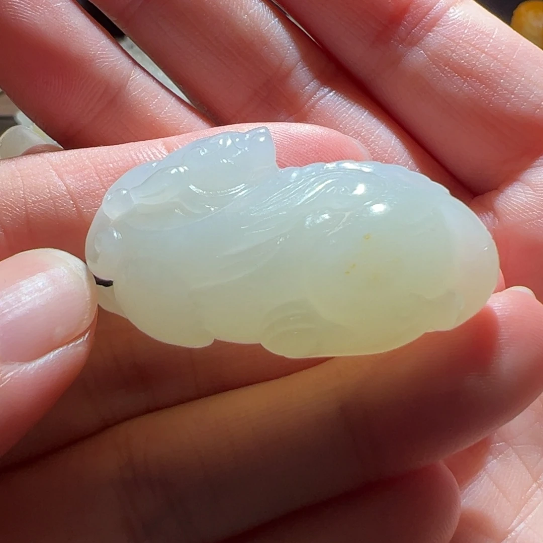 和田玉未镶嵌颈饰滚**尘