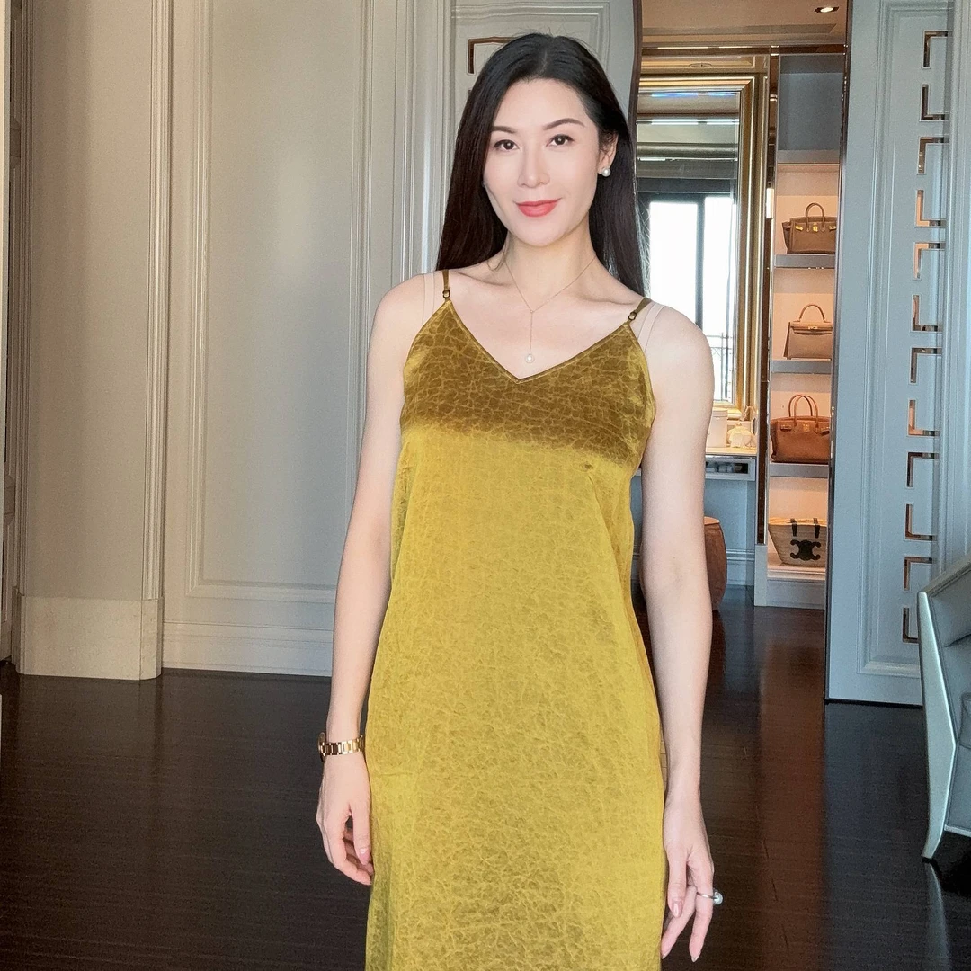 【逸彩】时尚缎龟香云纱吊带连衣裙CD2167835