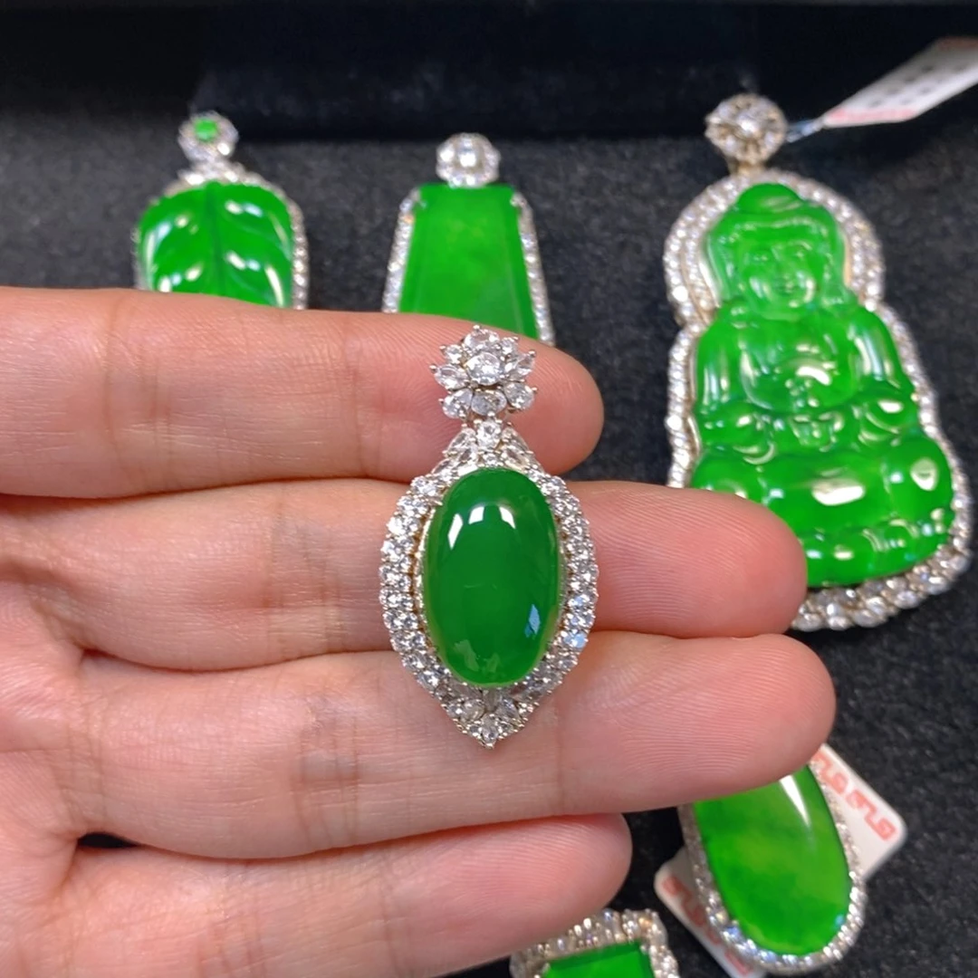 颈饰银S925镶嵌翡翠蛋面吊坠