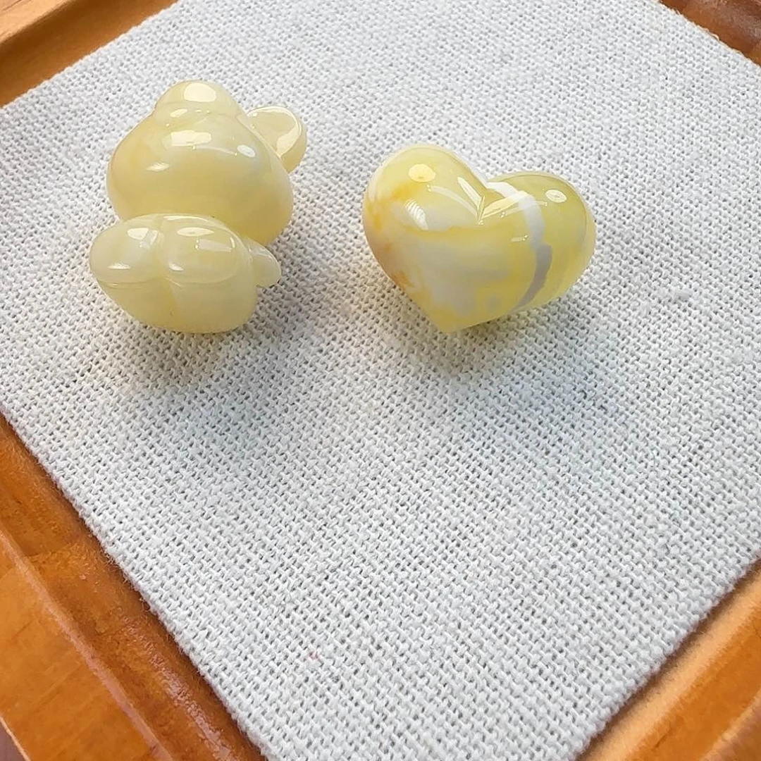 琥珀未镶嵌珠宝奇石