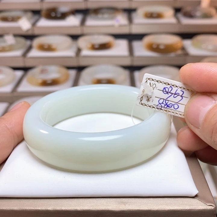 和田玉手镯未镶嵌56