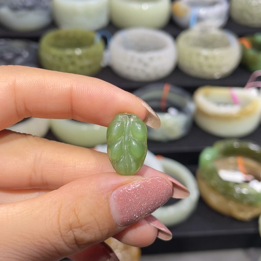 和田玉未镶嵌吊坠(不含链)