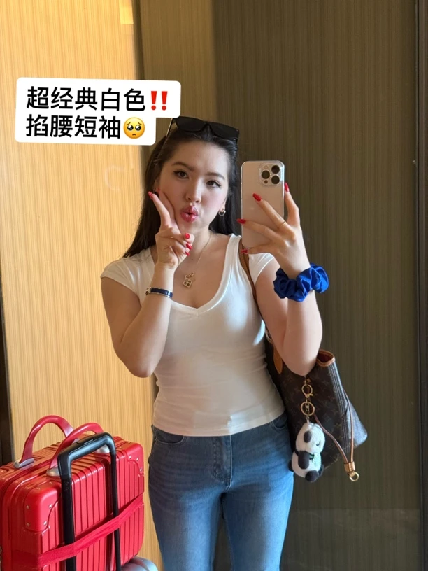 【NO退NO换】清！仓 掐腰版型白色v领短袖 纯欲小飞袖设计显瘦显身材