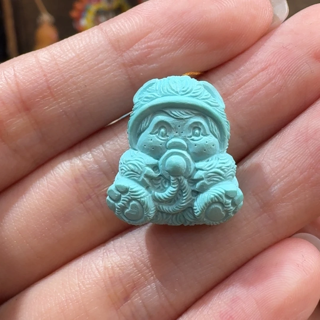 绿松石未镶嵌珠宝半成品蒙奇奇雕刻件