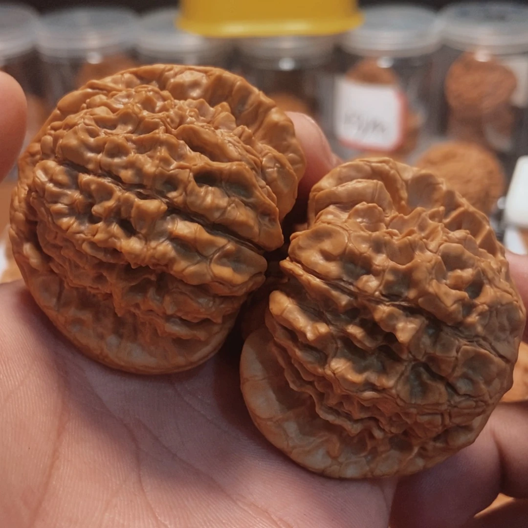 文玩核桃吊坠纵*龙鼎