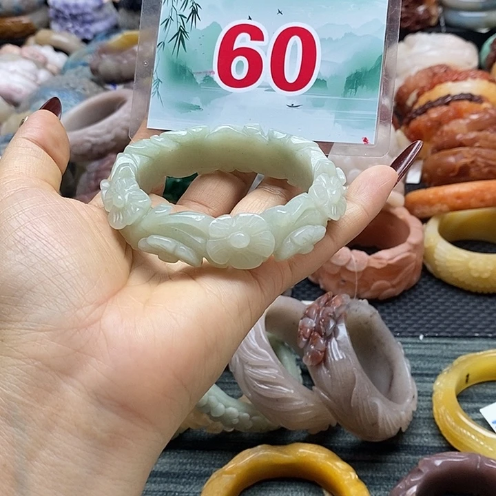 石英质玉手镯未镶嵌
