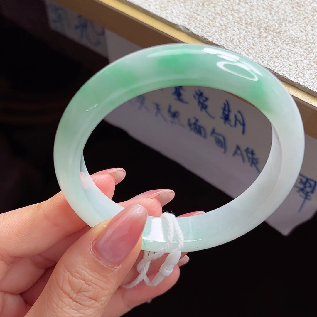 翡翠未镶嵌手镯手镯