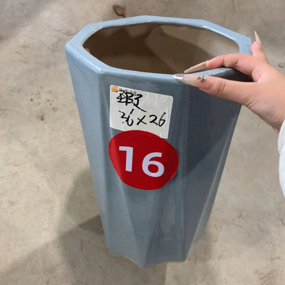 1个微瑕高温陶瓷花盆