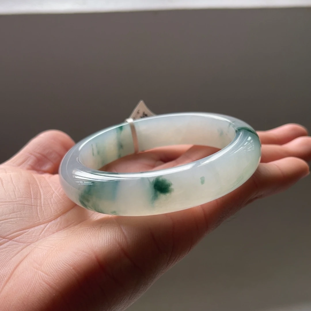 翡翠未镶嵌手镯57.2圈三天鉴赏期（有瑕）