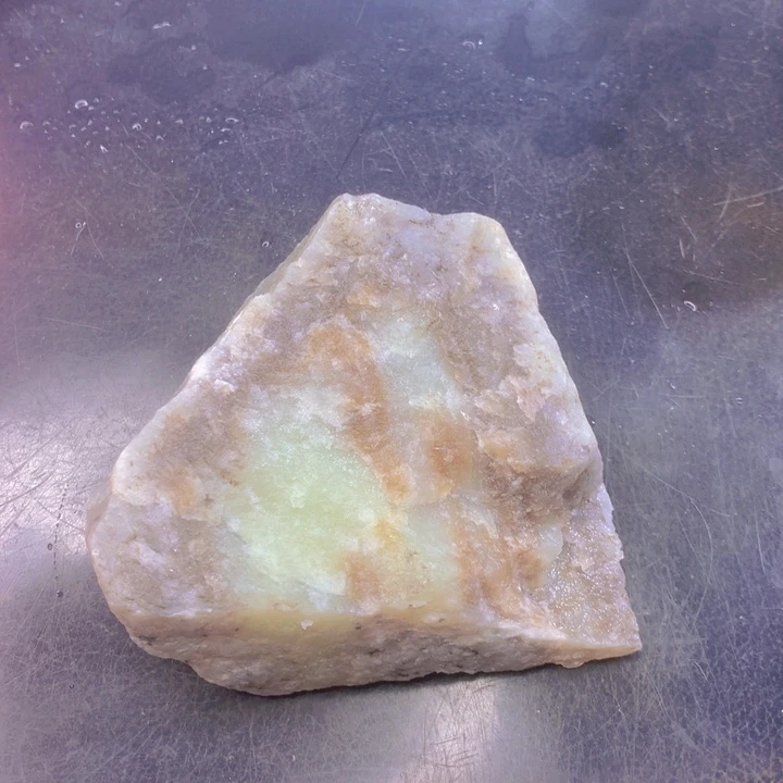 和田玉（糖玉）未镶嵌珠宝奇石