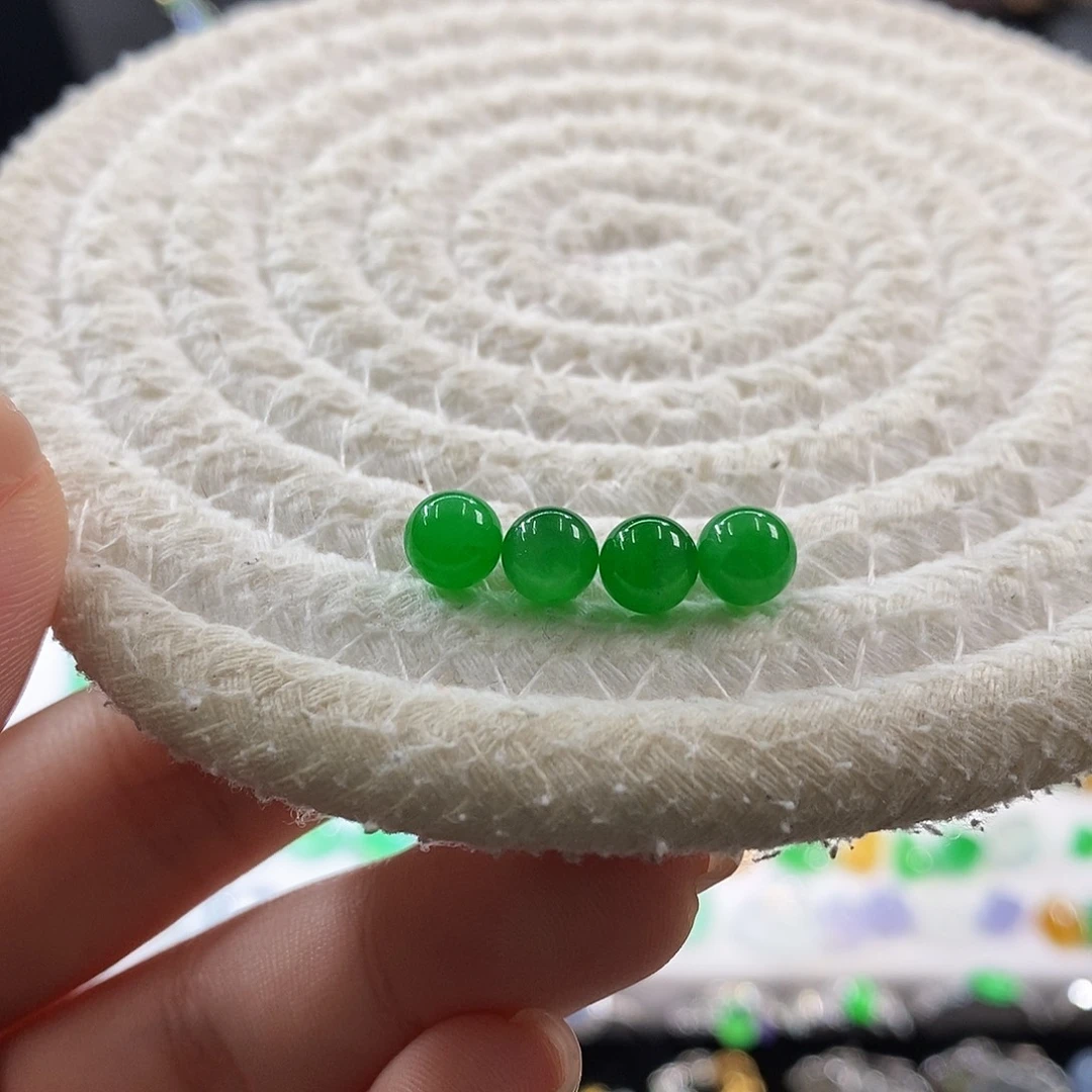 颈饰未镶嵌翡翠浓阳绿珠珠