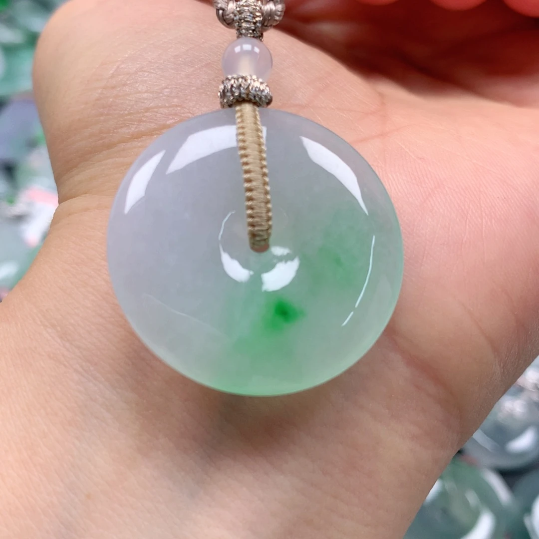 翡翠颈饰未镶嵌天然翡翠