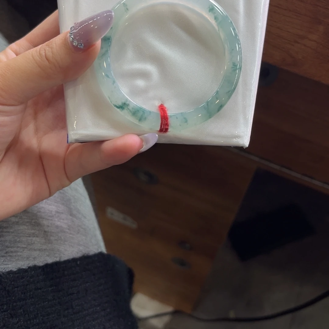 K***l翡翠未镶嵌手镯49.8正圈力推冰飘花
