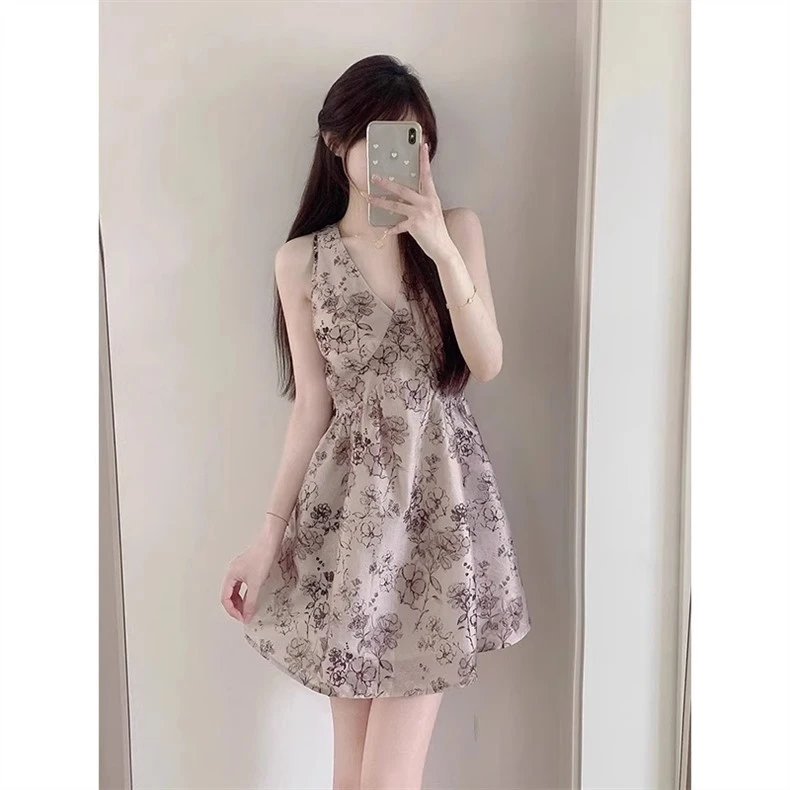 名媛风高级感无袖连衣裙女夏季设计感轻奢气质V领收腰A字碎花裙子