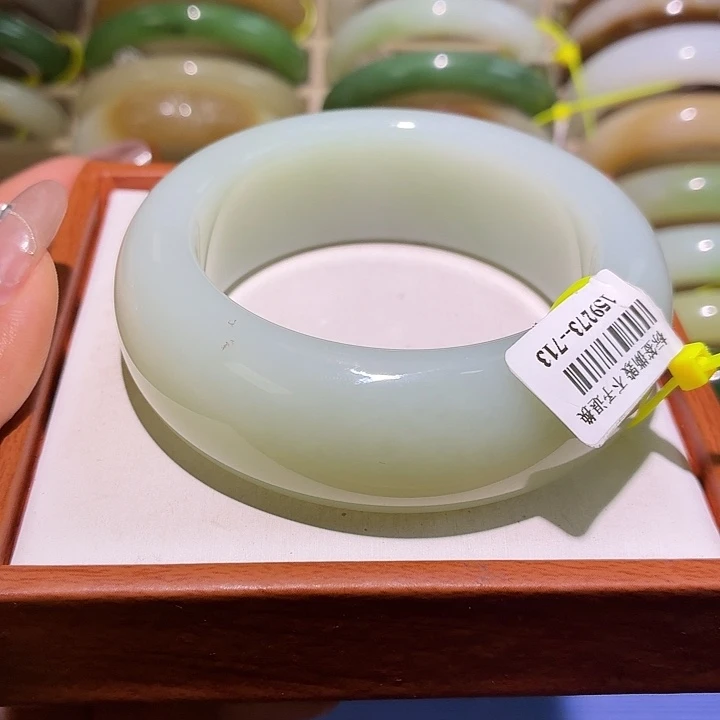 和田玉未镶嵌手镯56.4+