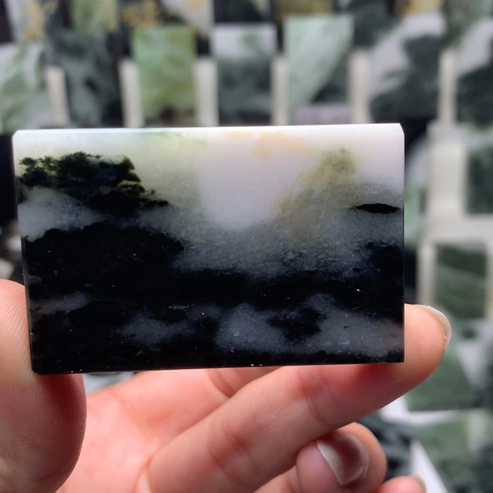 独山玉颈饰未镶嵌