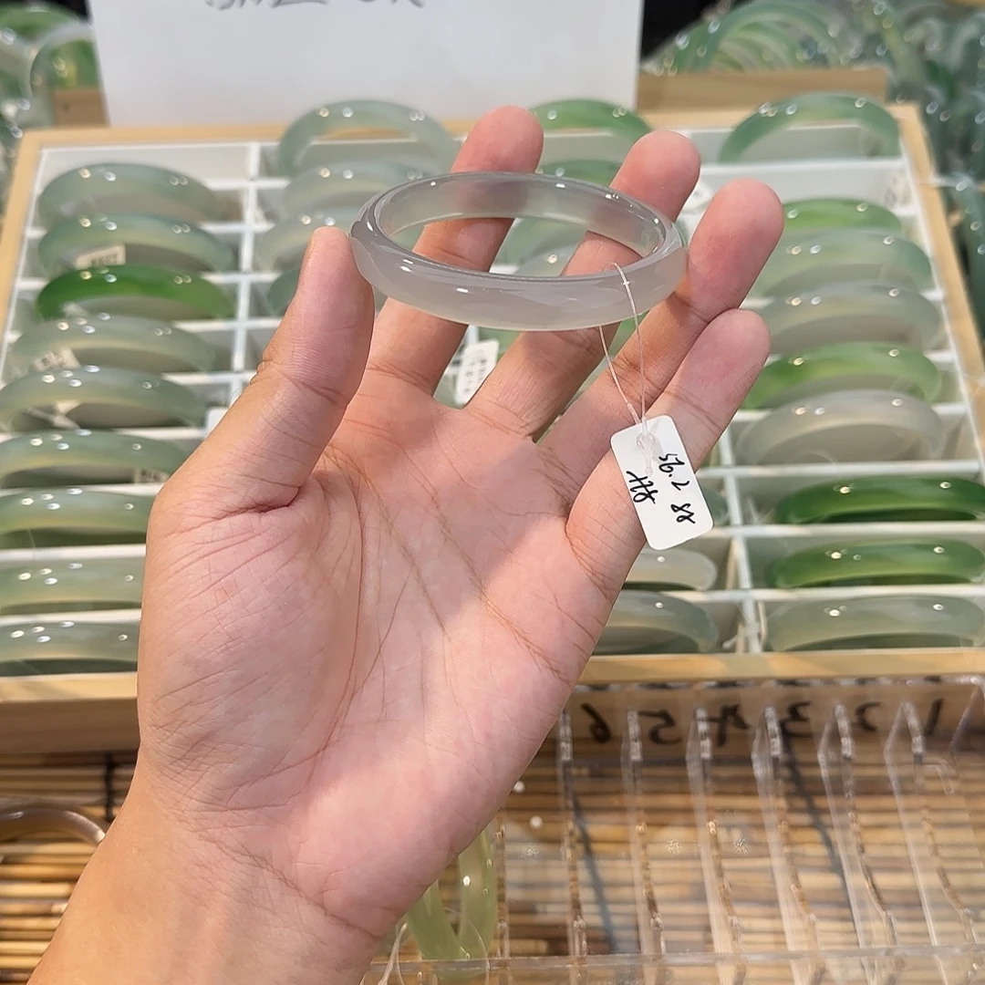 玛瑙/玉髓未镶嵌手镯圈口56.2