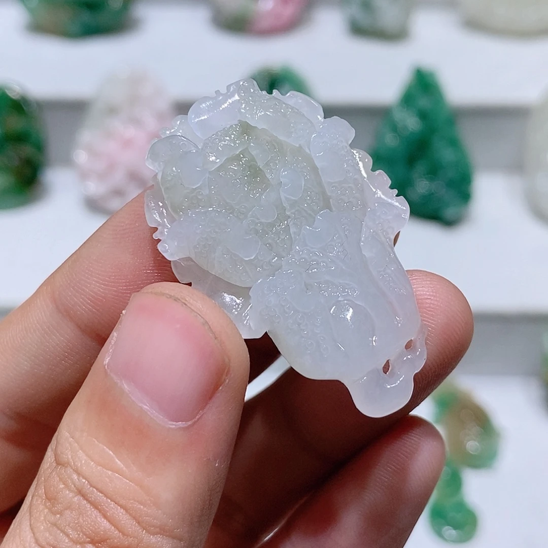 独山玉未镶嵌吊坠