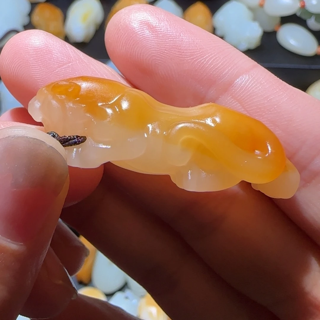 和田玉未镶嵌颈饰龙***智