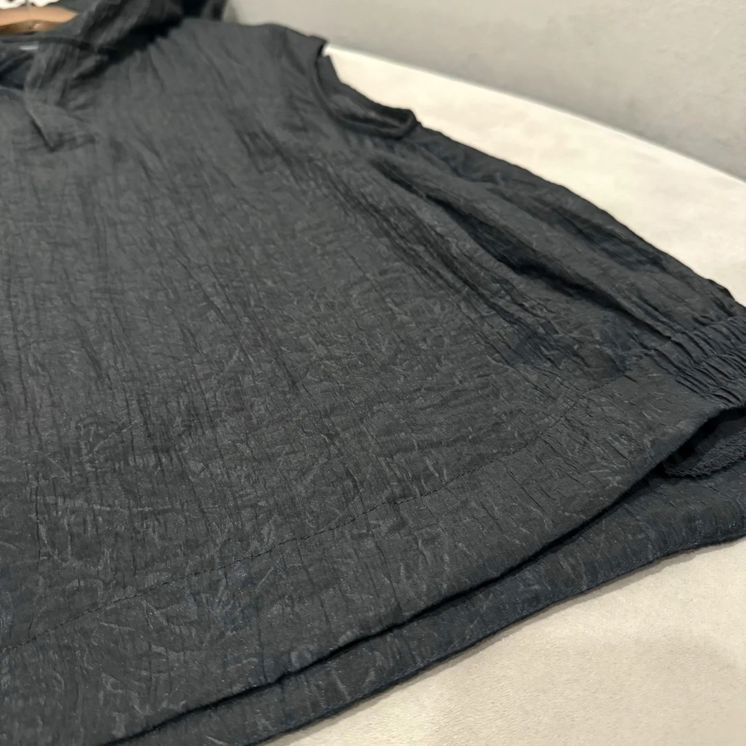 夏季褶皱提花轻奢高级感坎肩连帽背心男士潮流休闲百搭无袖上衣