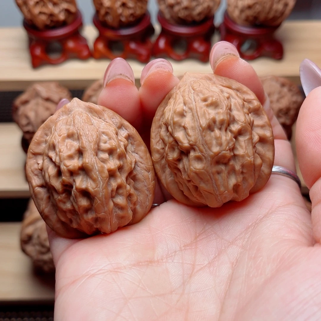 文玩核桃吊坠大红袍