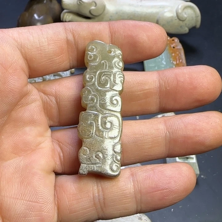 和田玉挂件未镶嵌华****机