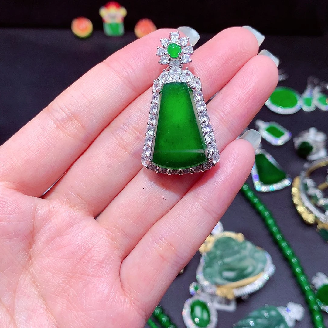 【闪购商品】翡翠吊坠(不含链)未镶嵌