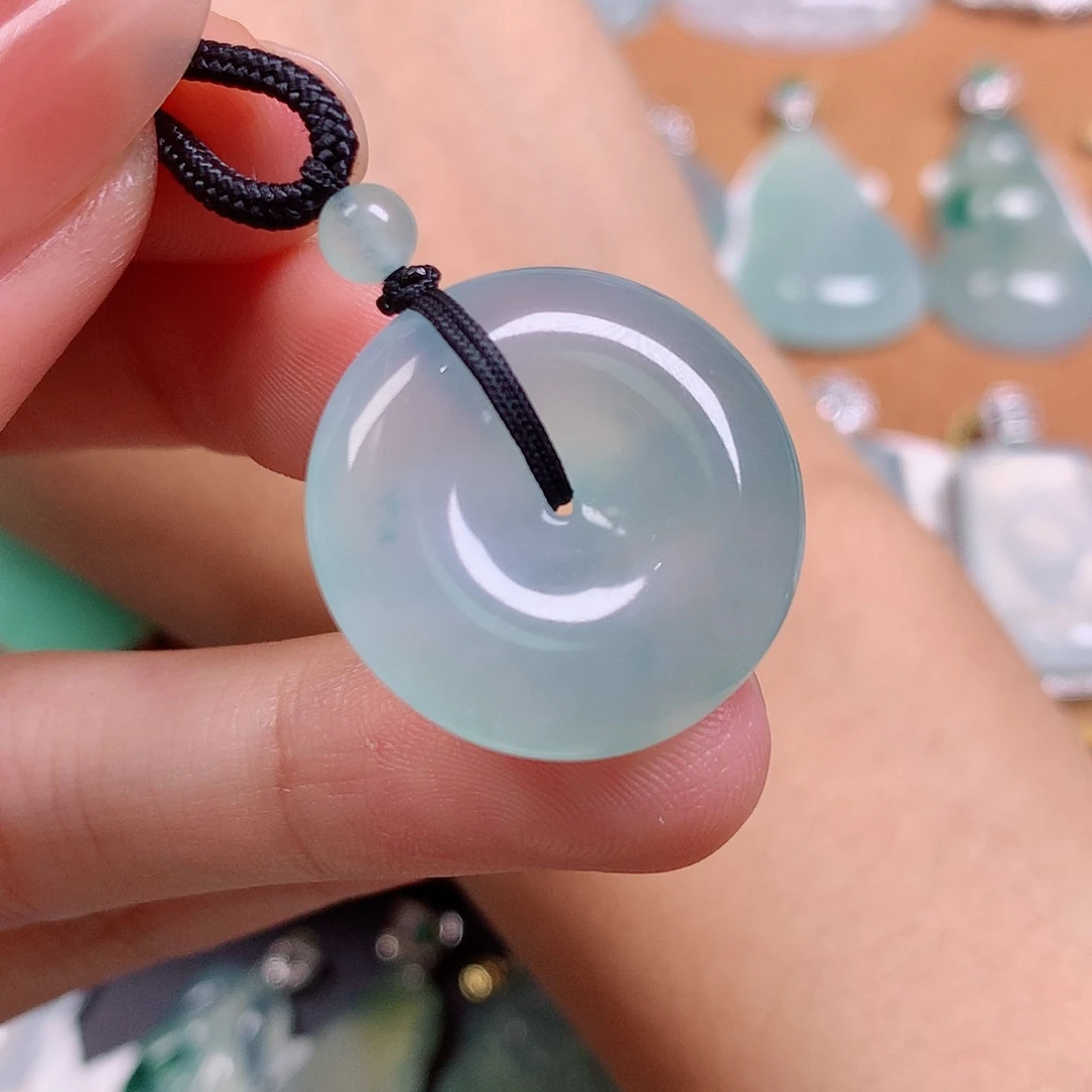 翡翠未镶嵌颈饰扣子