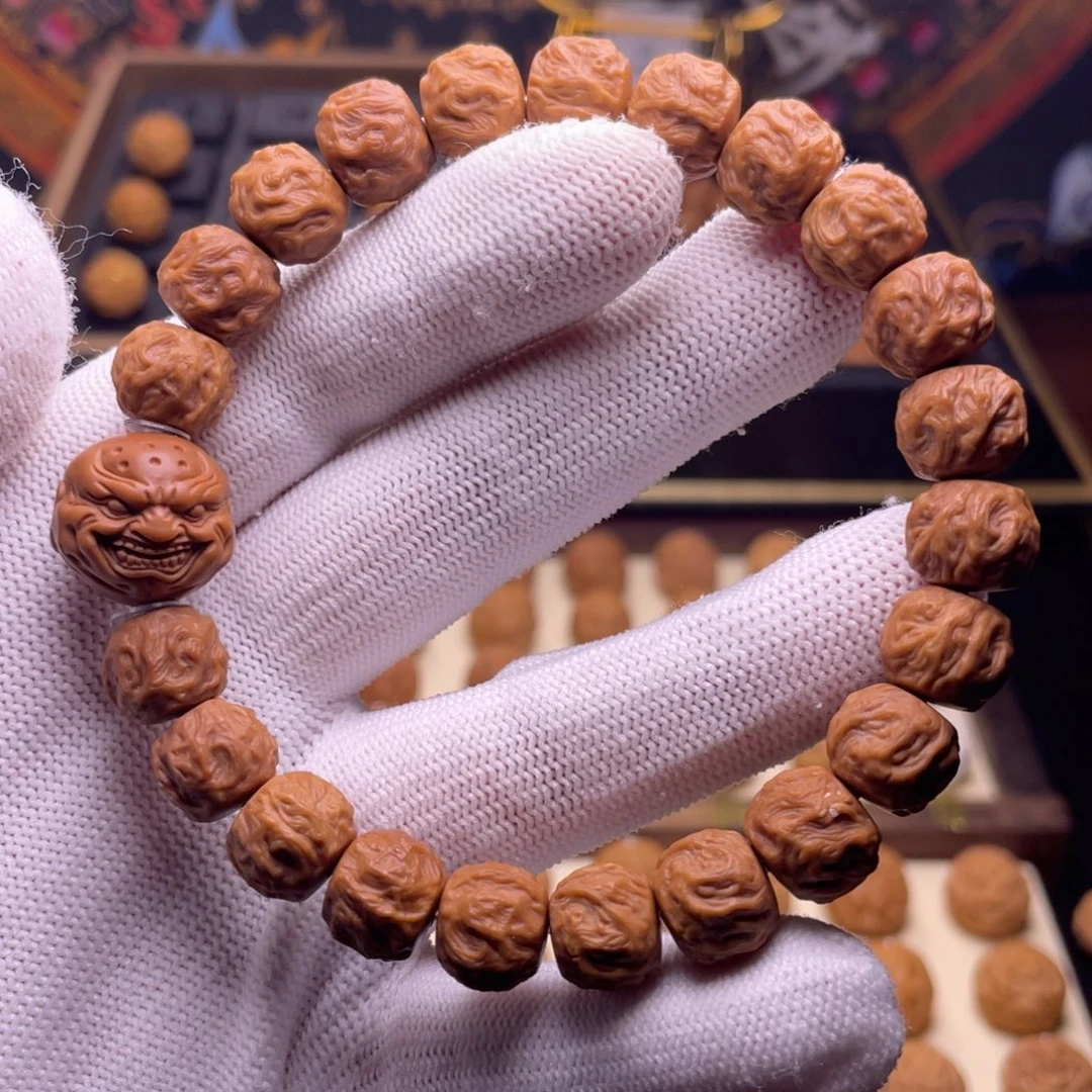 手串猴头核桃龙蛇之变11左右 微瑕介意勿拍！