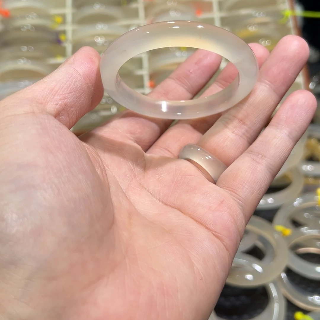 玛瑙/玉髓未镶嵌手镯5253圈有包容4.8