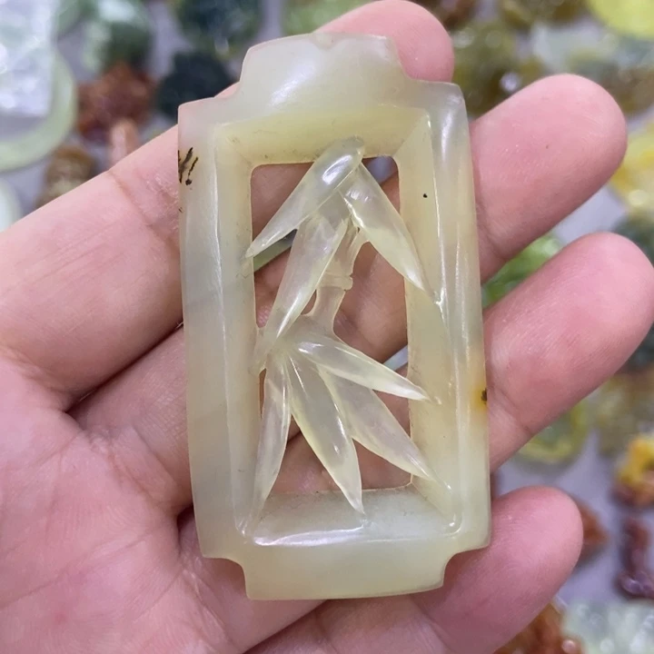 蛇纹石玉未镶嵌挂件