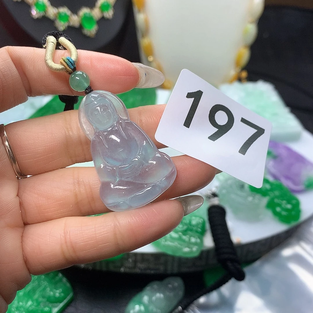 翡翠吊坠(赠链)未镶嵌