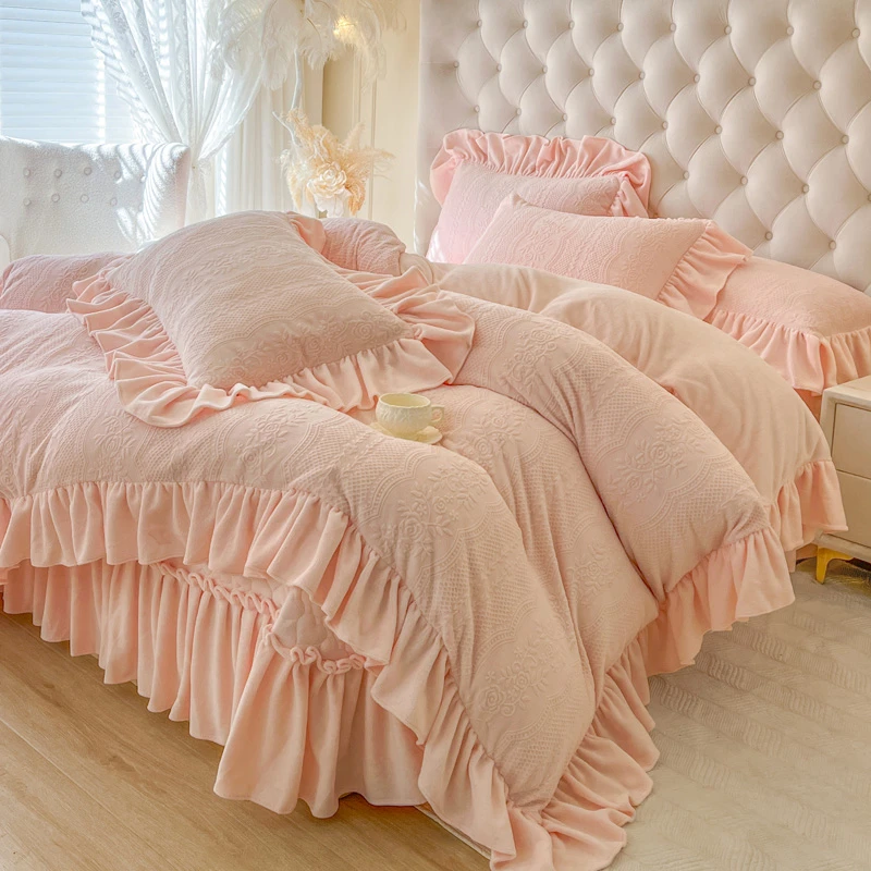 法式轻奢Aa类雕花牛奶绒夹棉床盖款四件套冬季双面绒花边被套保暖