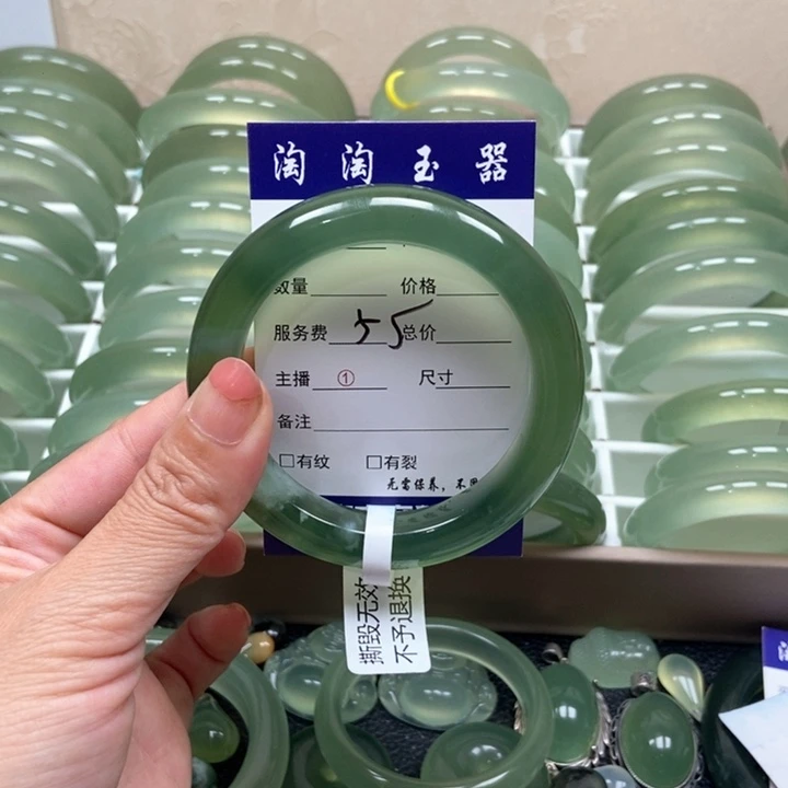 蛇纹石玉未镶嵌手镯0****7