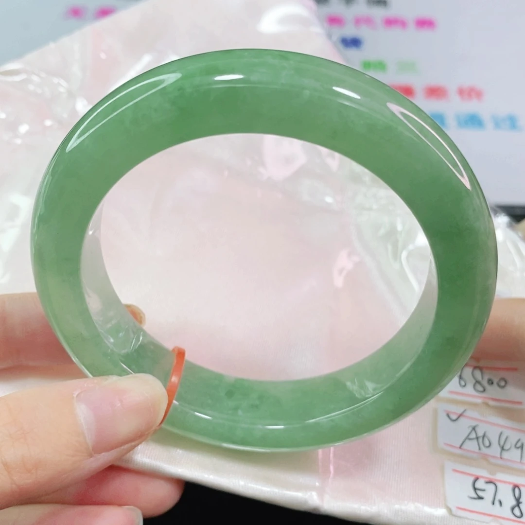 翡翠手镯未镶嵌静*58轮胎